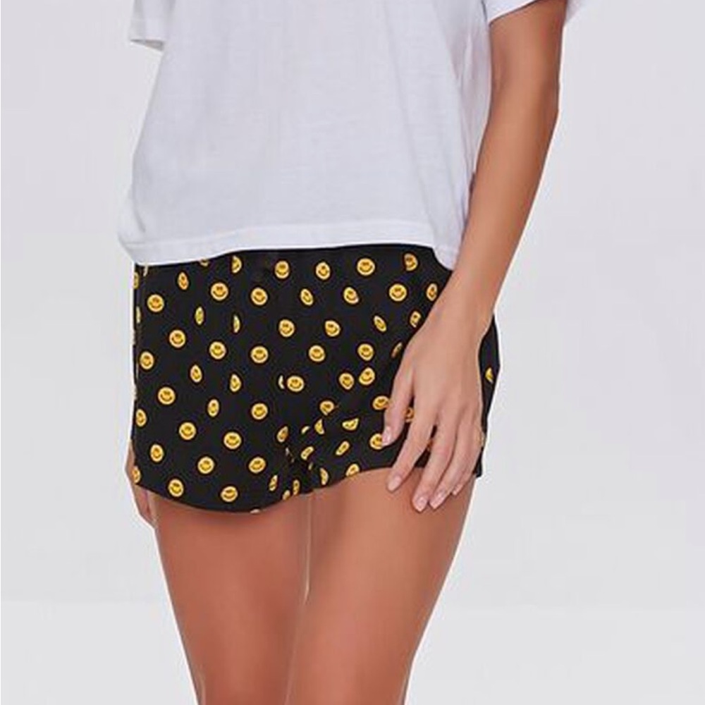 NWT Forever21 Sleepwear Set Smile White/Black. Size Large. - Picture 2 of 4